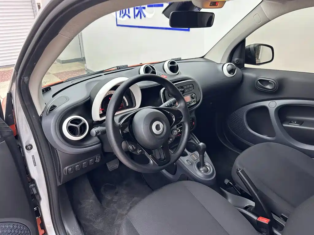 smart Smart Fortwo — миниатюра 9
