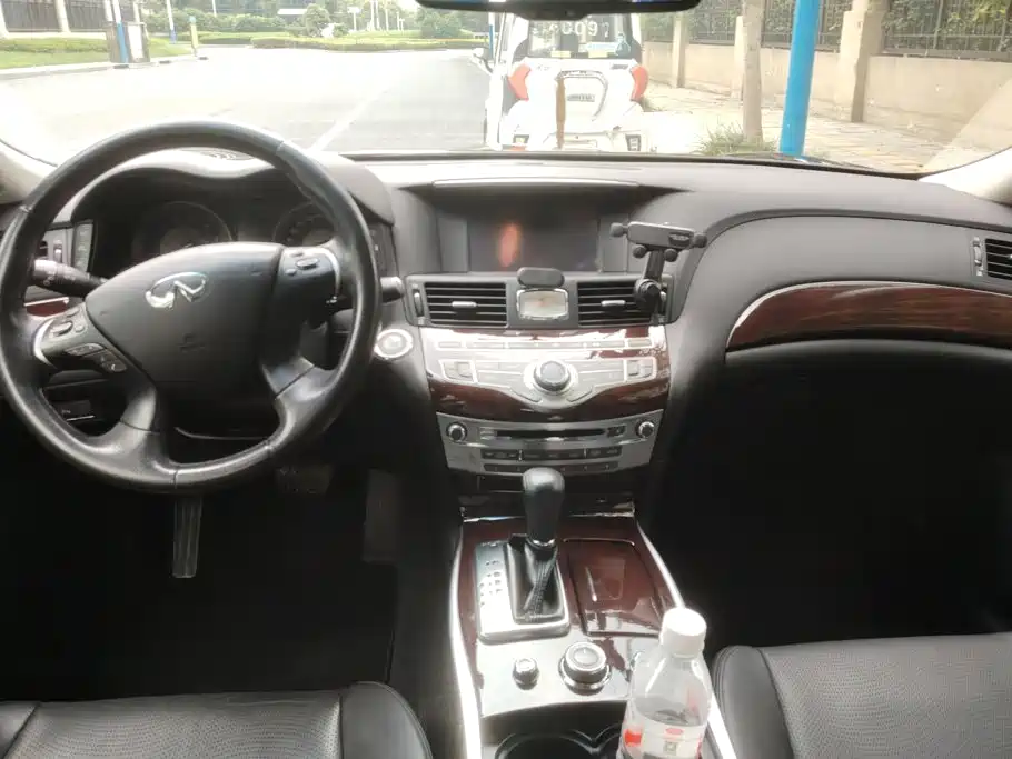 Infiniti Q70 — миниатюра 12