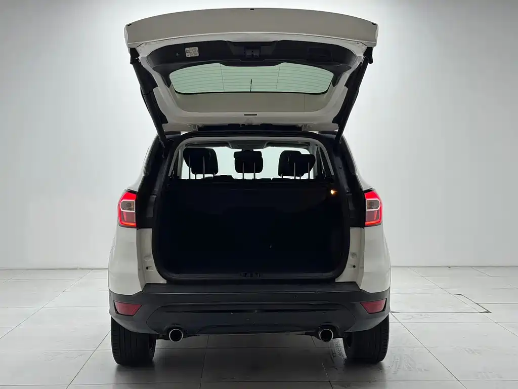 Ford Kuga — миниатюра 18