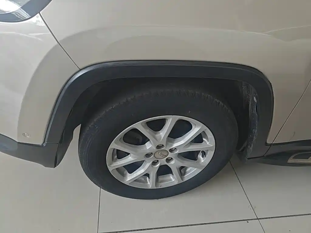 Jeep Cherokee — миниатюра 23