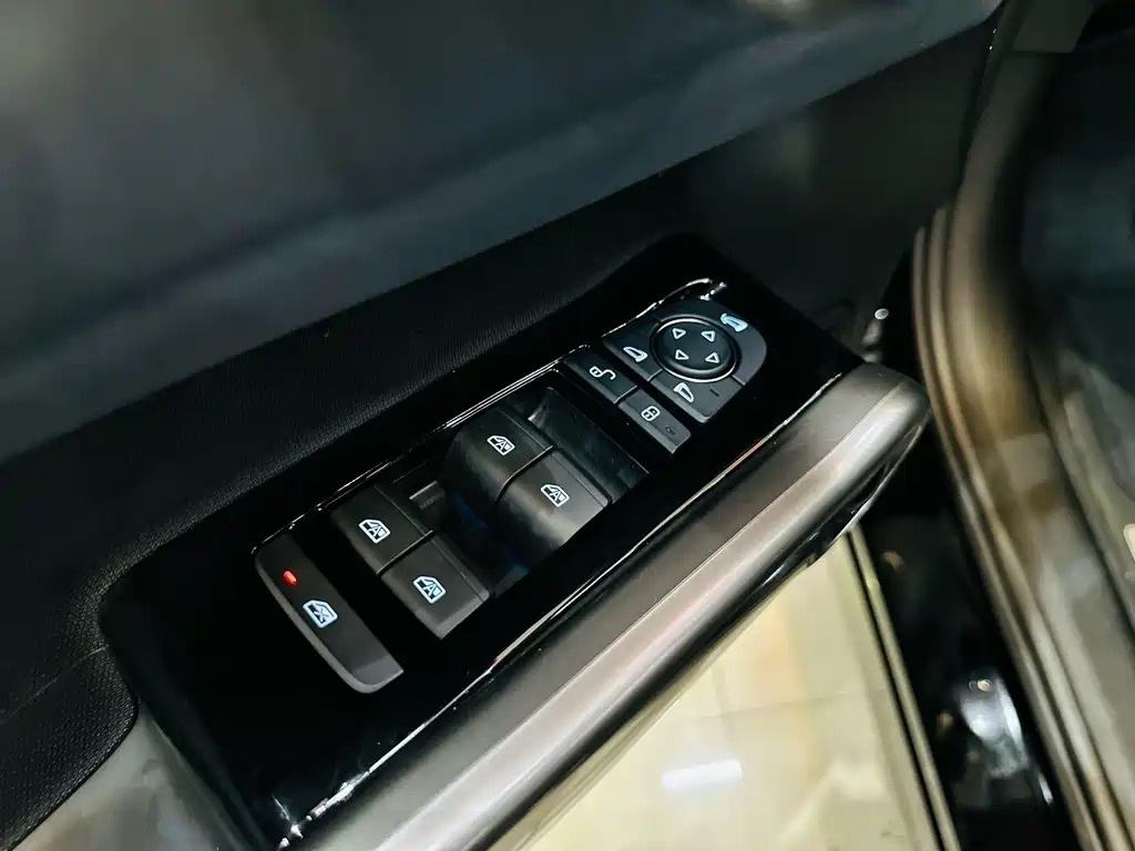 BYD Yuan Plus — миниатюра 28