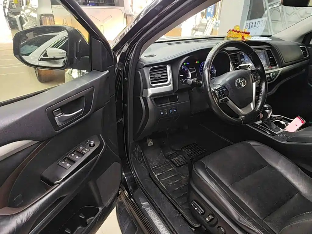 Toyota Highlander — миниатюра 16