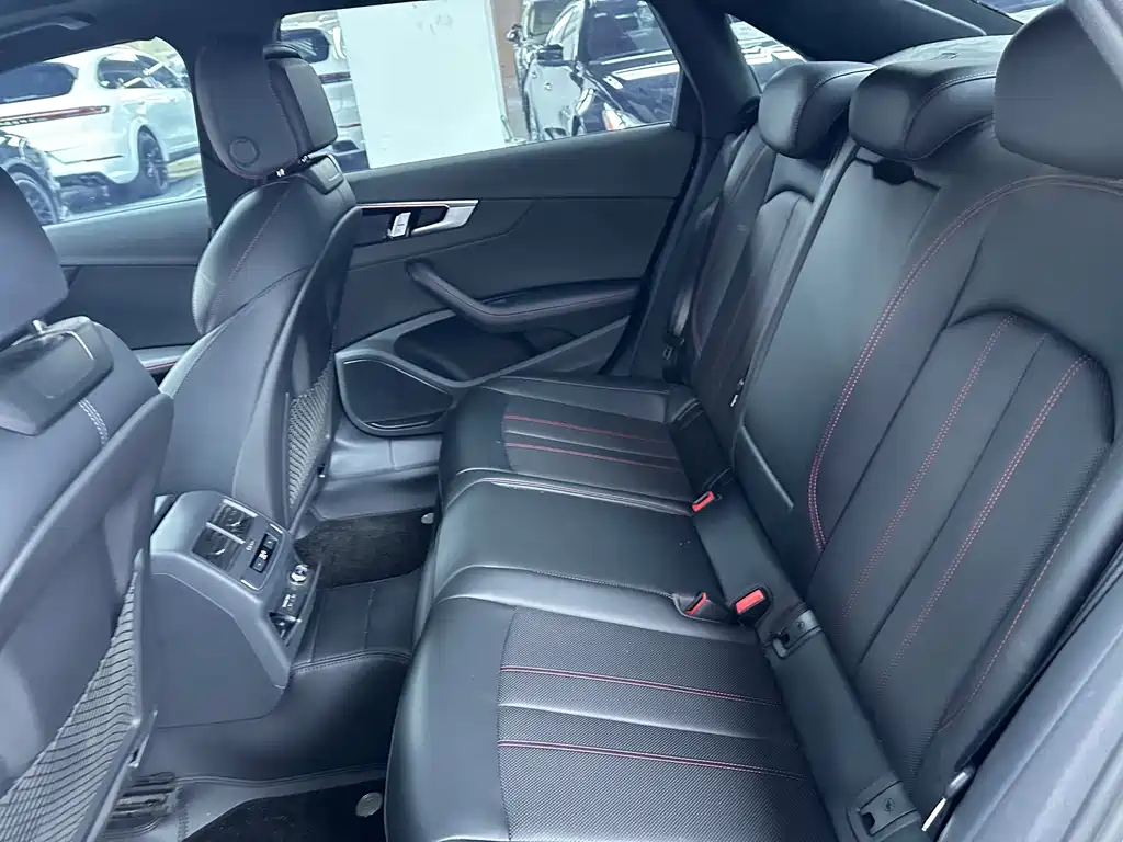 Audi A4L — миниатюра 11
