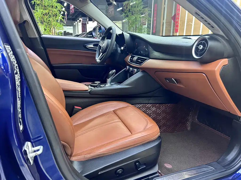 Alfa Romeo Giulia — миниатюра 5