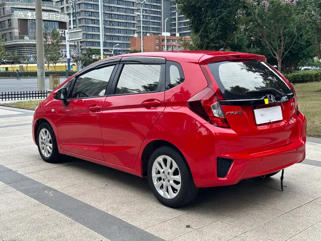 Honda Fit — миниатюра 6
