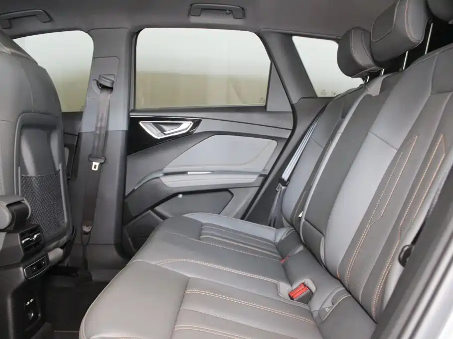 Audi Q4 e-tron — миниатюра 8