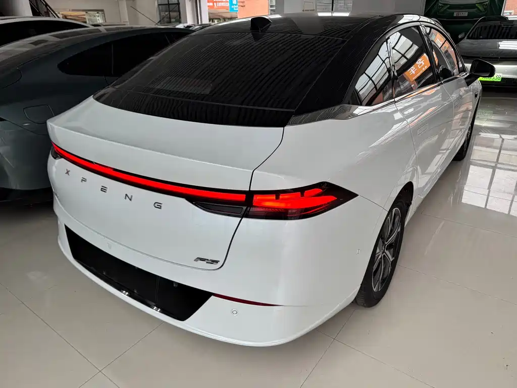 XPeng P5 — миниатюра 11