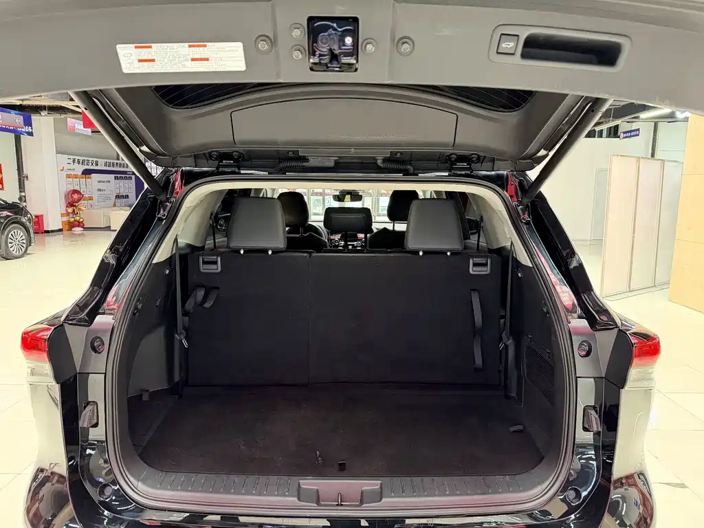 Toyota Highlander 2022 380T 7 мест
