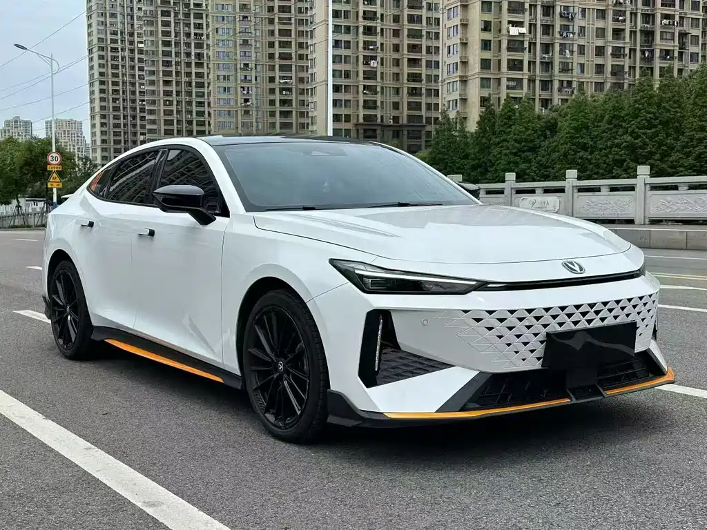 Changan UNI-V — миниатюра 3