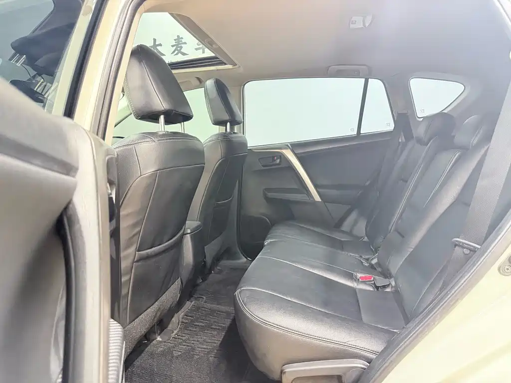 Toyota RAV4 — миниатюра 16
