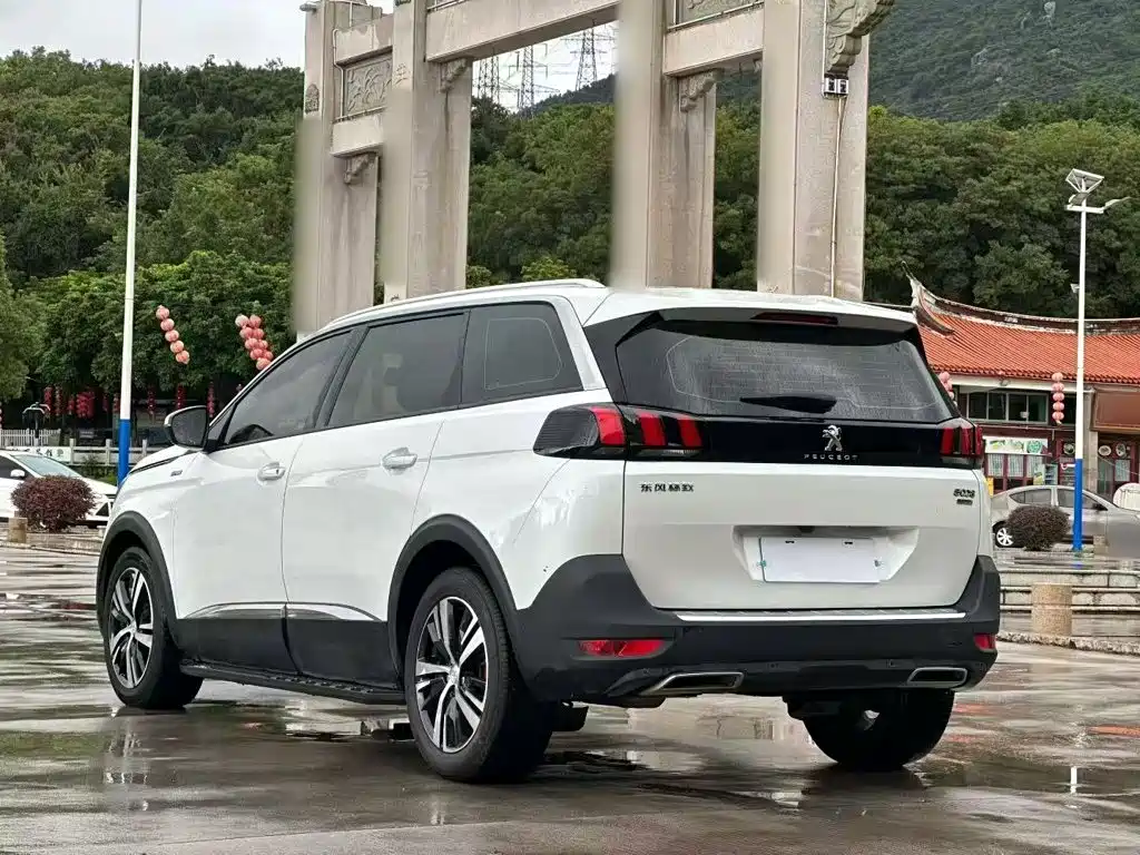 Peugeot 5008 — миниатюра 5