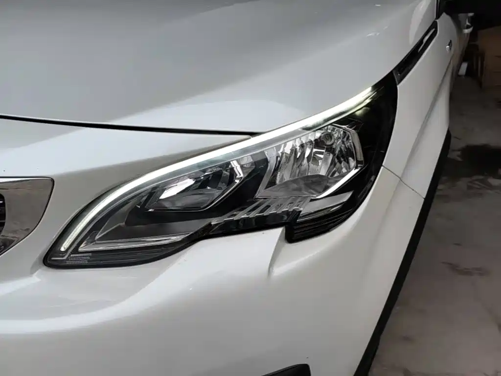 Peugeot 5008 — миниатюра 24