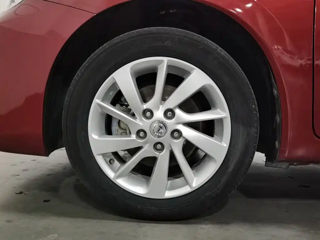 Nissan Tiida — миниатюра 17