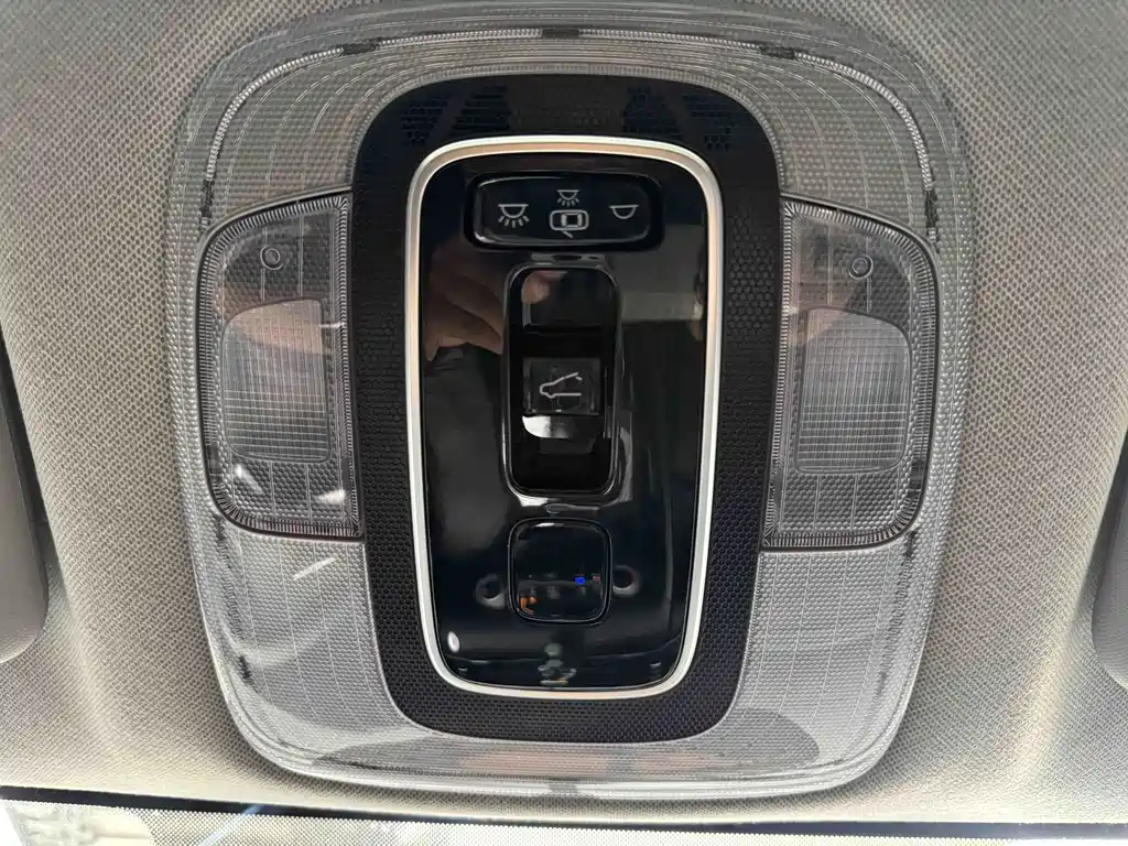 Hyundai Elantra — миниатюра 17