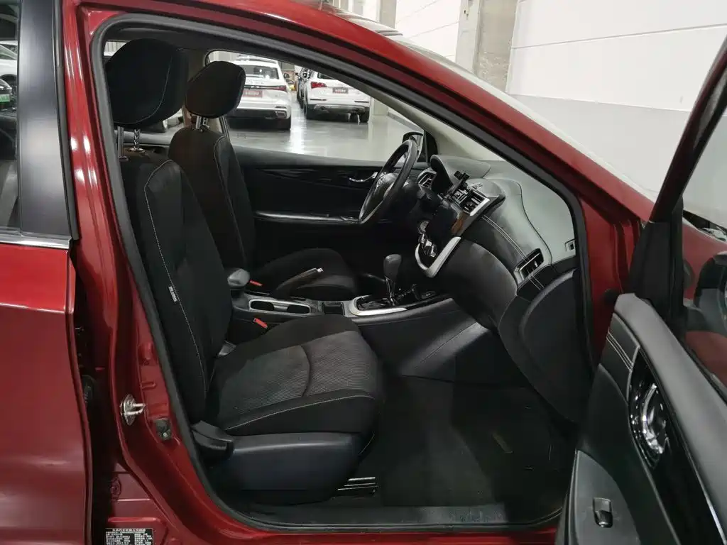 Nissan Tiida — миниатюра 23