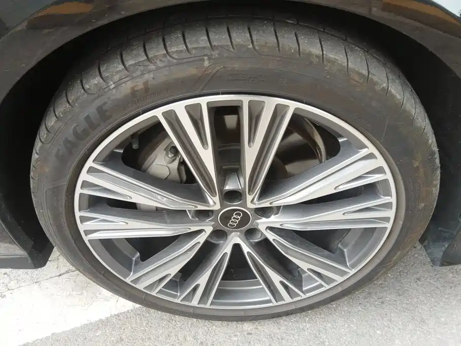 Audi A6L — миниатюра 6