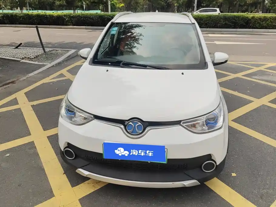 BAIC New Energy EC — миниатюра 2