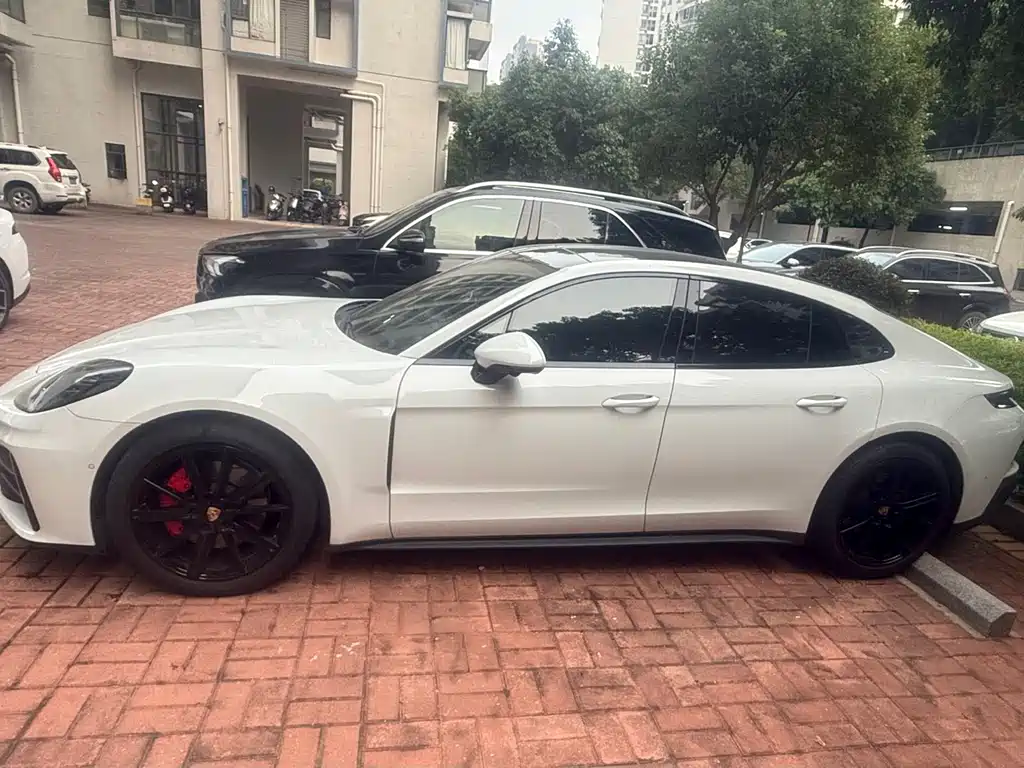 Porsche Panamera — миниатюра 6