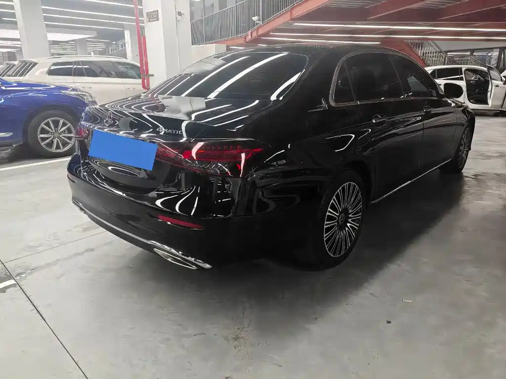 Mercedes-Benz E-Class — миниатюра 13