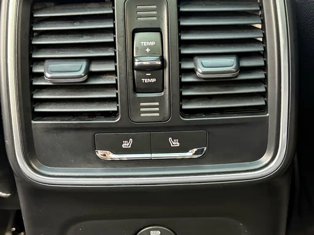 Porsche Macan — миниатюра 7