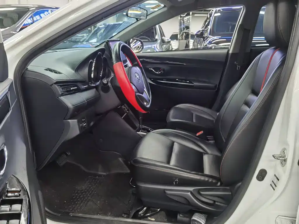 Toyota Yaris L — миниатюра 6