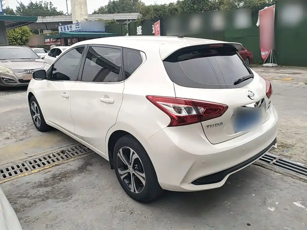 Nissan Tiida — миниатюра 5