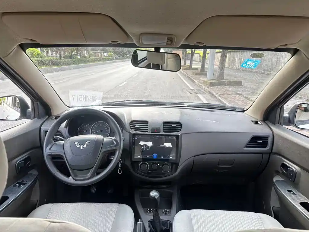 Wuling Hongguang — миниатюра 6