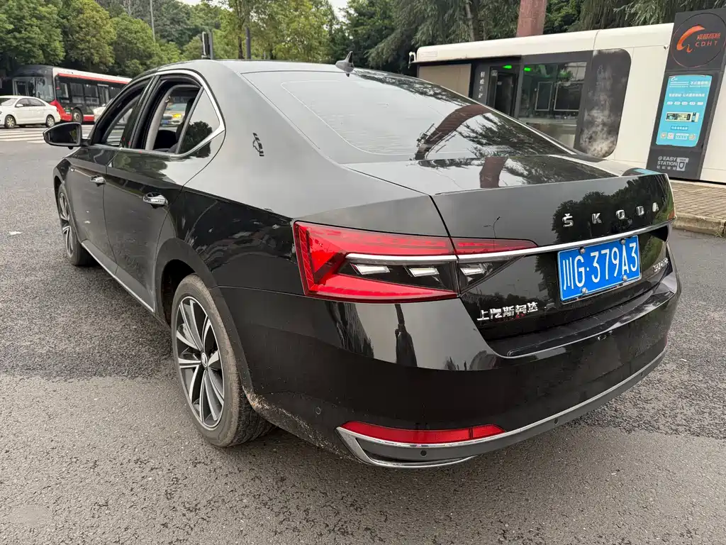 Skoda Superb — миниатюра 4