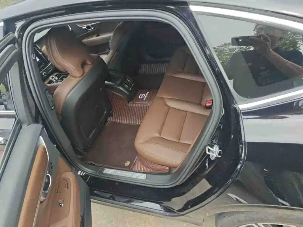 Volvo S90 — миниатюра 6