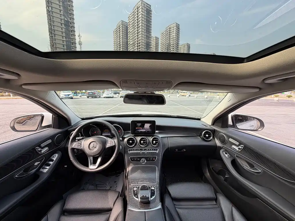 Mercedes-Benz C-Class — миниатюра 11