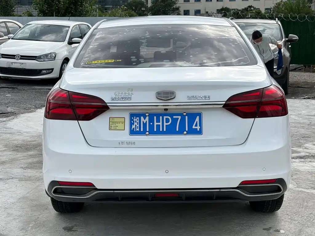 Geely Emgrand — миниатюра 6