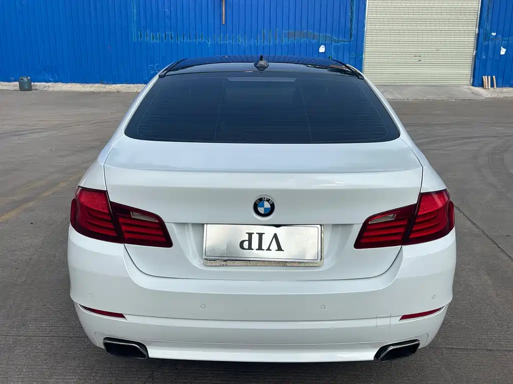 BMW 5 Series — миниатюра 4