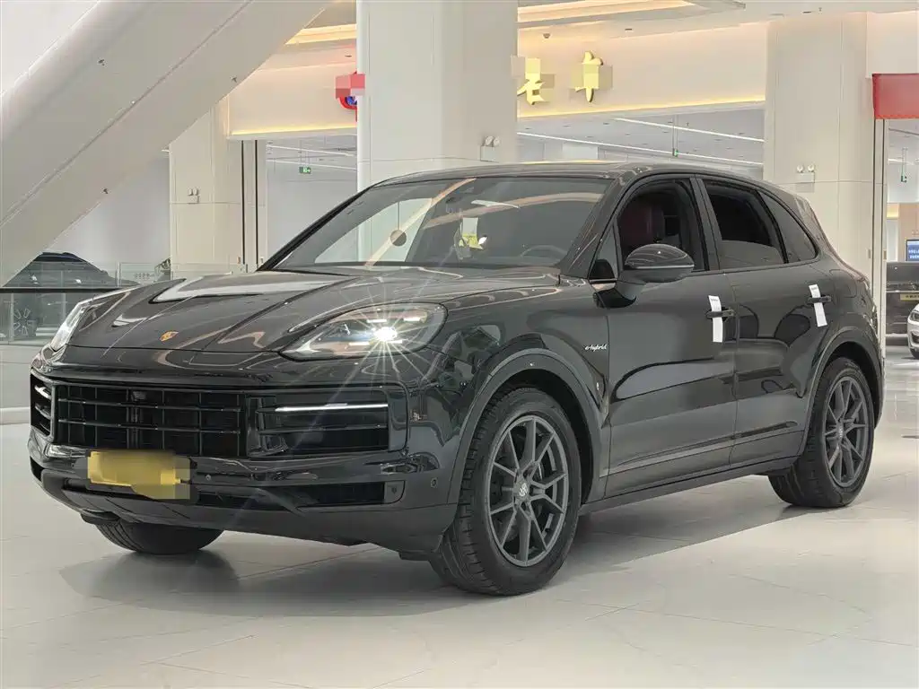 Porsche Cayenne Hybrid 2024