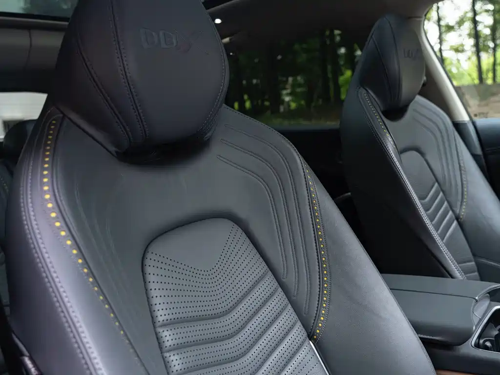 Aston Martin DBX — миниатюра 21