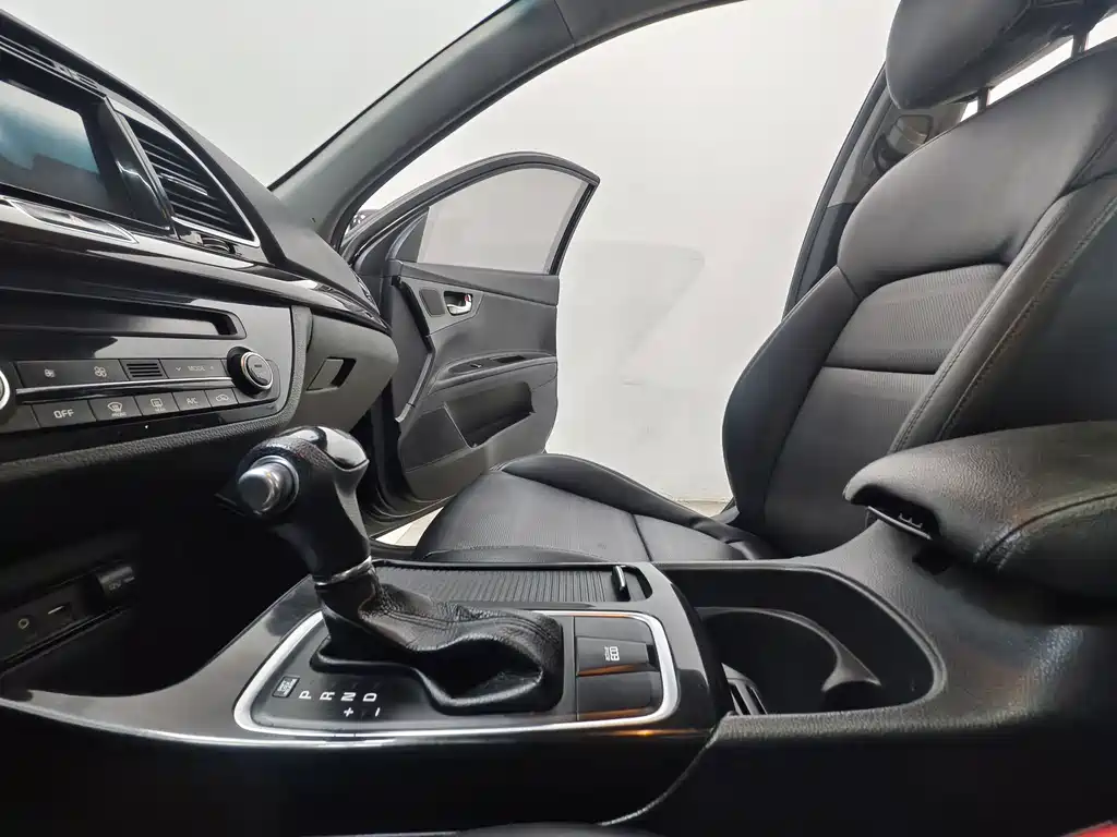 Kia K4 — миниатюра 12