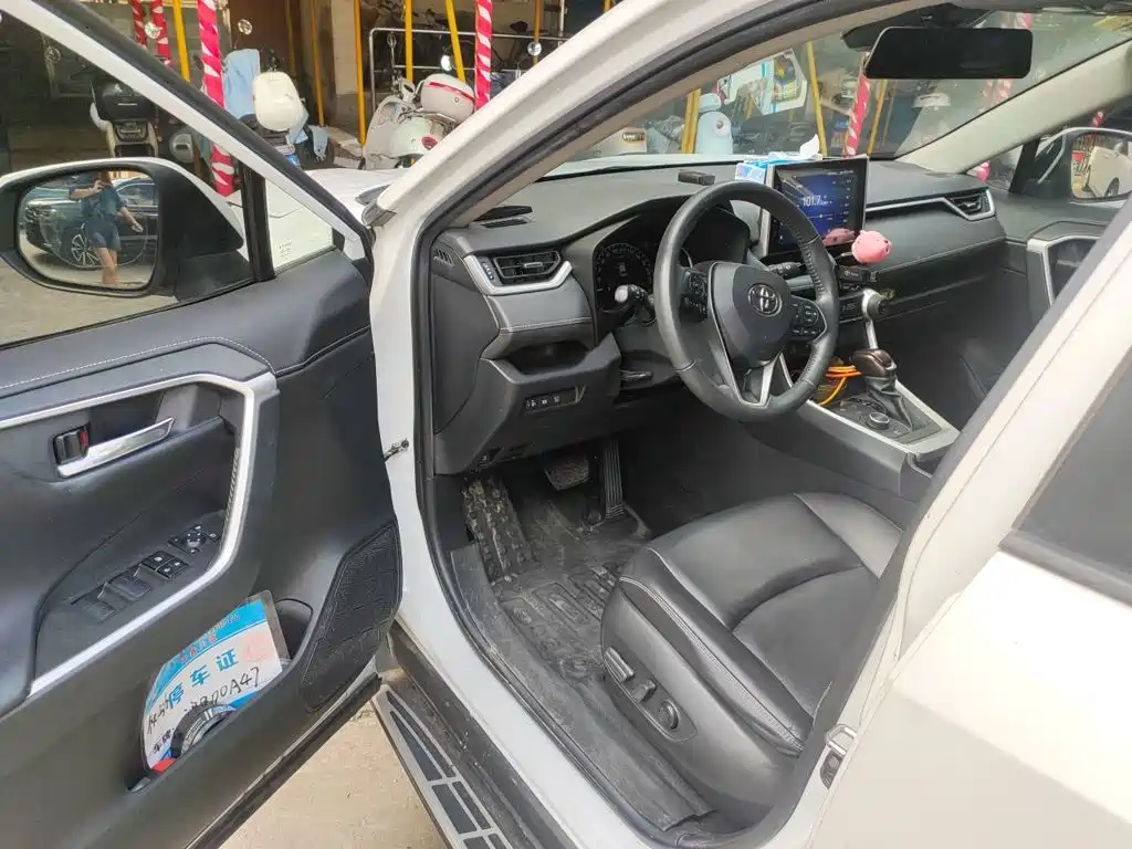 Toyota RAV4 — миниатюра 14