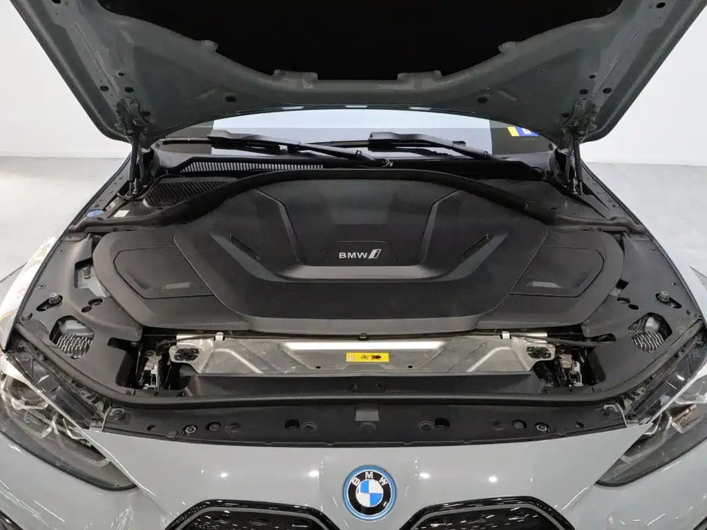 BMW i4 — миниатюра 20
