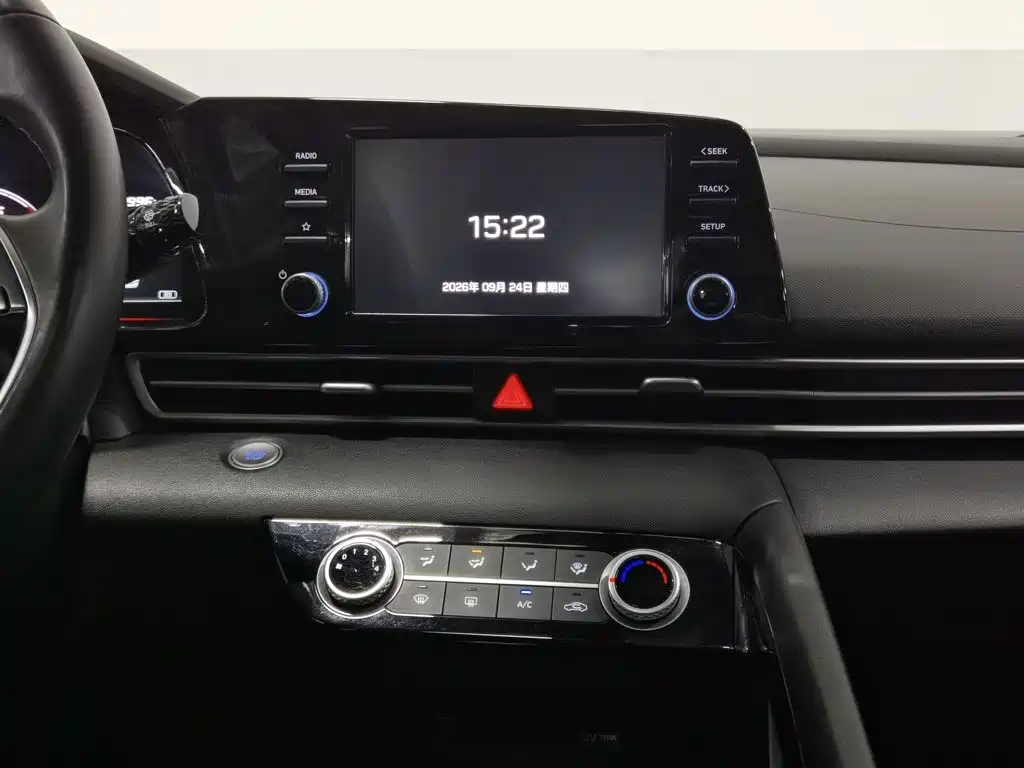 Hyundai Elantra — миниатюра 12