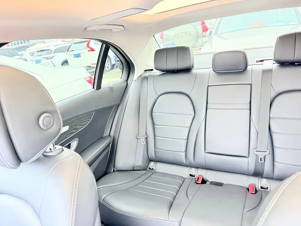 Mercedes-Benz C-Class — миниатюра 9