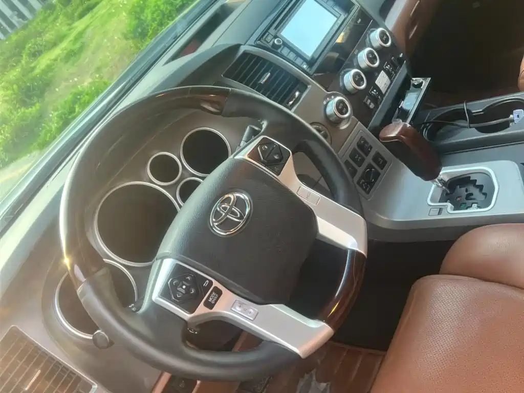 Toyota Sequoia 2010 5.7 Platinum