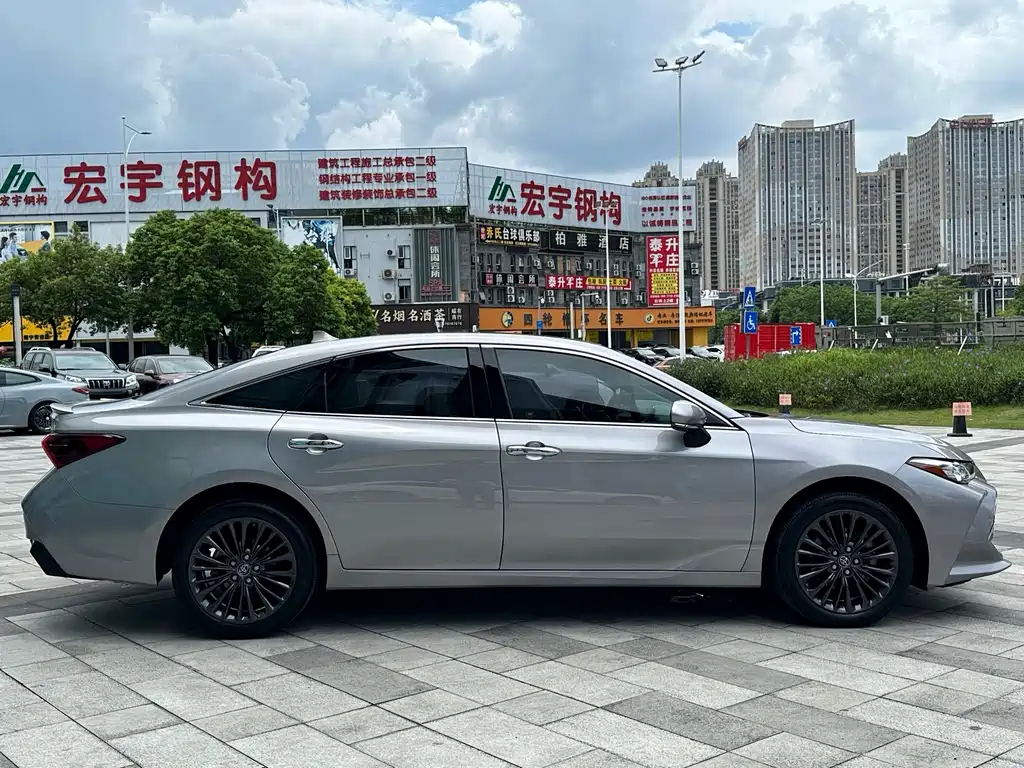 Toyota Avalon — миниатюра 5