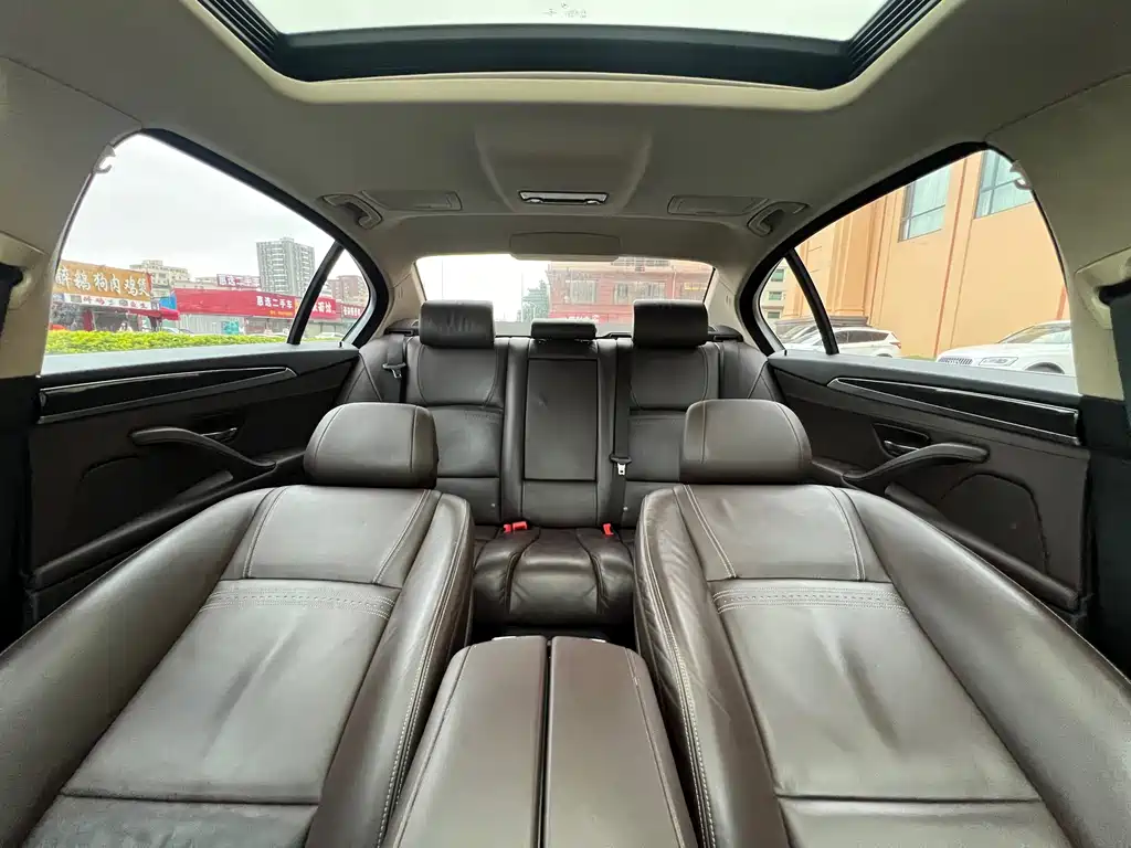 BMW 5 Series — миниатюра 20