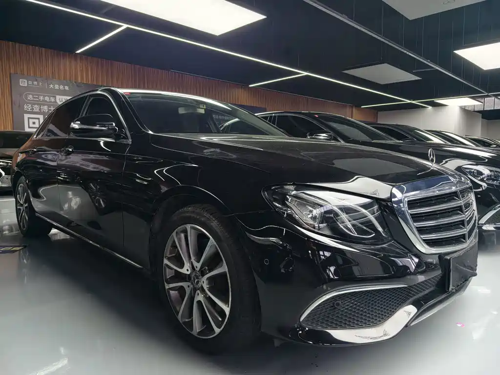 Mercedes-Benz E-Class — миниатюра 11