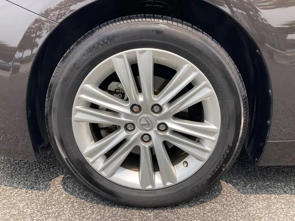 Lexus ES — миниатюра 21
