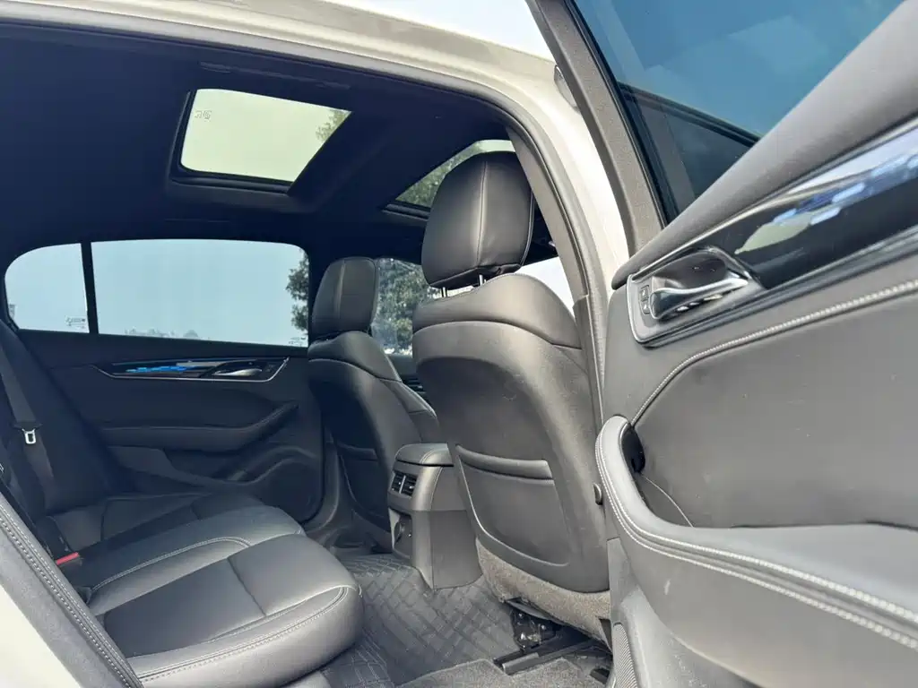 Cadillac CT5 — миниатюра 13