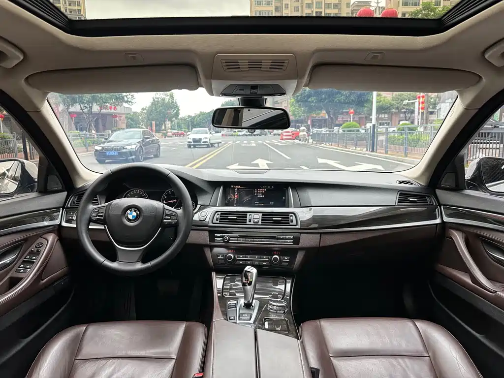 BMW 5 Series — миниатюра 20