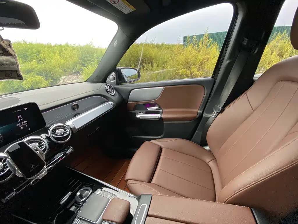 Mercedes-Benz GLB — миниатюра 12