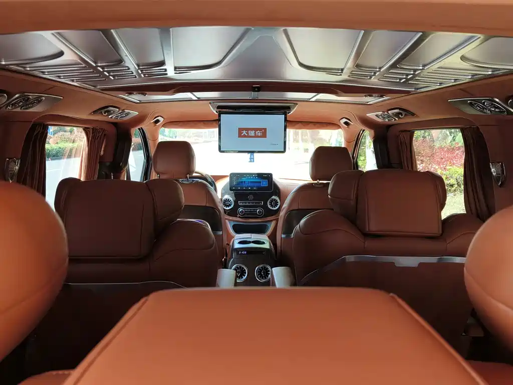 Mercedes-Benz Vito 2021 2.0T 7 мест