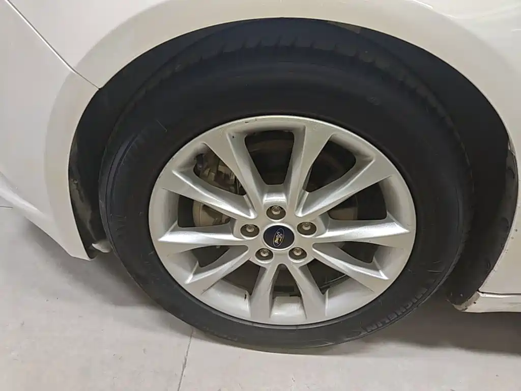 Ford Mondeo — миниатюра 23