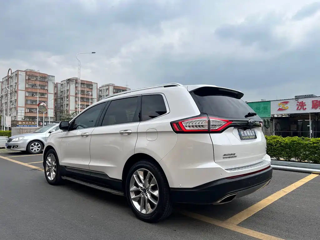 Ford Edge — миниатюра 6